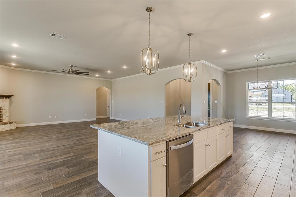 1014 Gonzollas Road Springtown, TX 76082 - Photo 8 of 32 Gallery Image 8