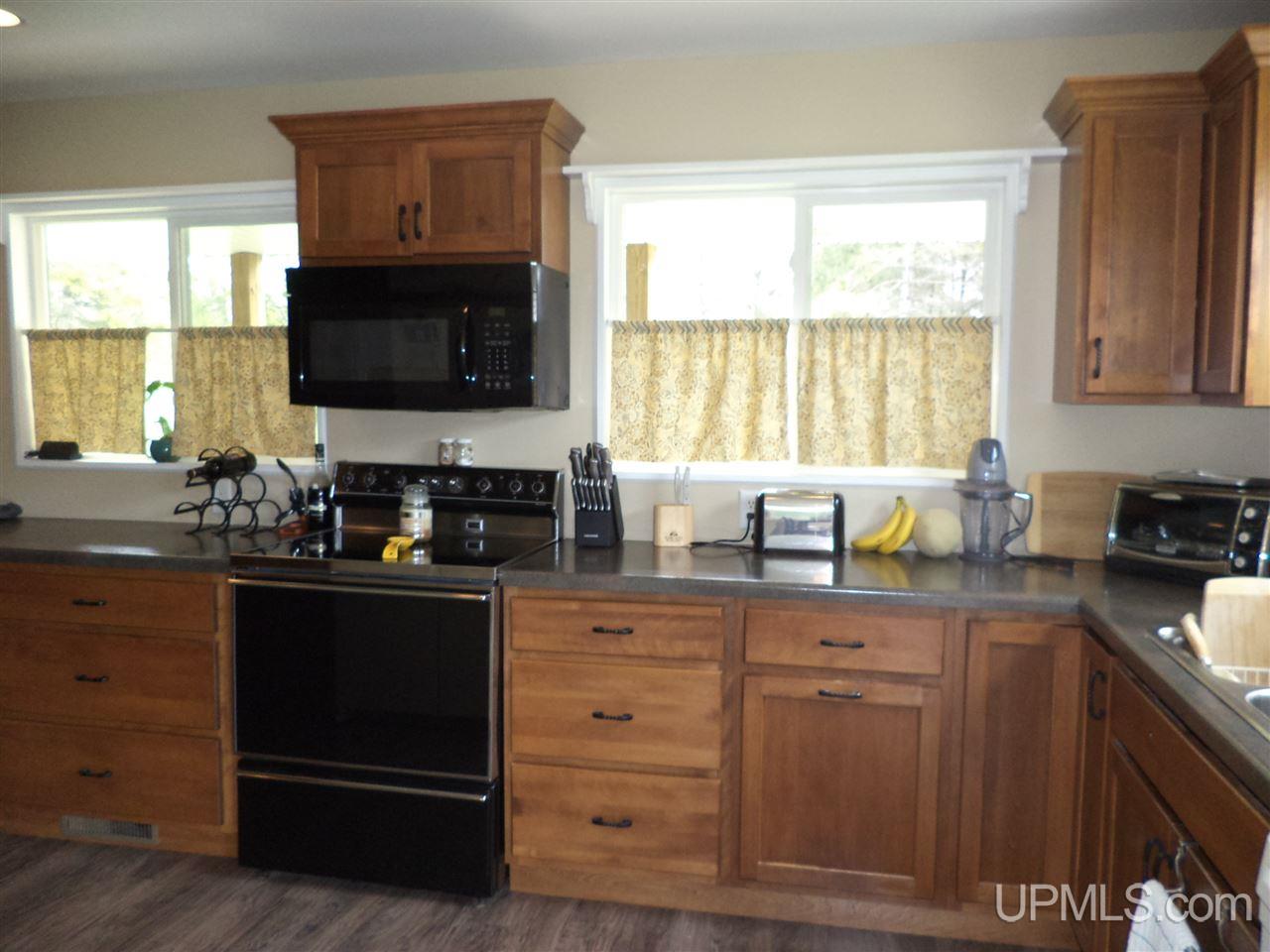 54281 Salo Road Hancock, MI 49930 - Photo 7 of 35 Gallery Image 7