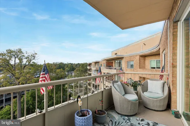 $165,500 | 100 West Avenue, Unit 609 SOUTH/F9, Jenkintown, PA 19046