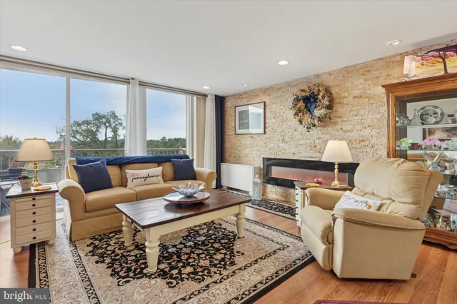 $165,500 | 100 West Avenue, Unit 609 SOUTH/F9, Jenkintown, PA 19046