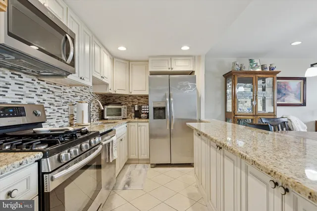 $165,500 | 100 West Avenue, Unit 609 SOUTH/F9, Jenkintown, PA 19046