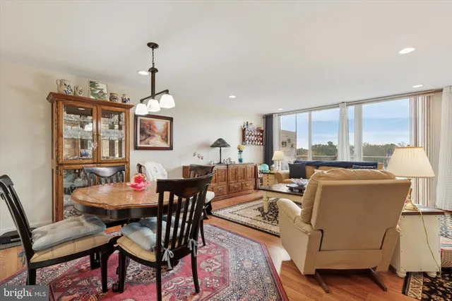 $165,500 | 100 West Avenue, Unit 609 SOUTH/F9, Jenkintown, PA 19046