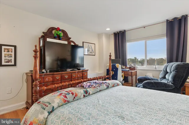 $165,500 | 100 West Avenue, Unit 609 SOUTH/F9, Jenkintown, PA 19046