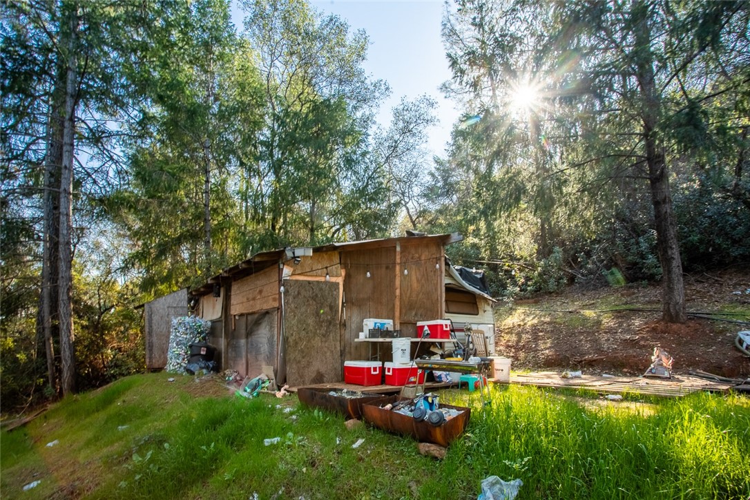 0 Condor Road Oroville, CA 95965 - Photo 19 of 29 a small pool is sitting in the middle of a grassy field