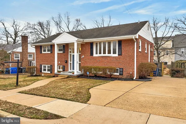 $4,950 | 400 North Madison Street, Arlington, VA 22205