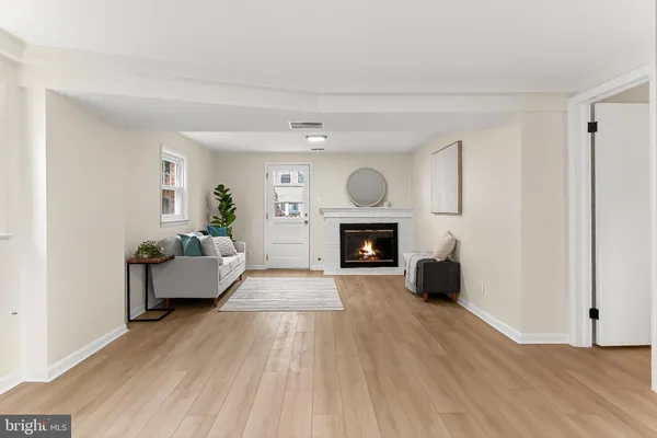 $4,950 | 400 North Madison Street, Arlington, VA 22205