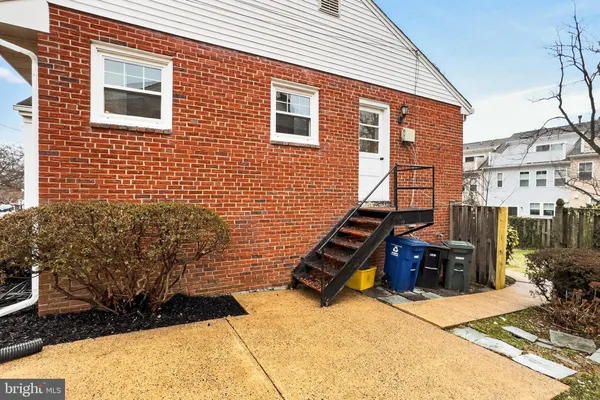 $4,950 | 400 North Madison Street, Arlington, VA 22205