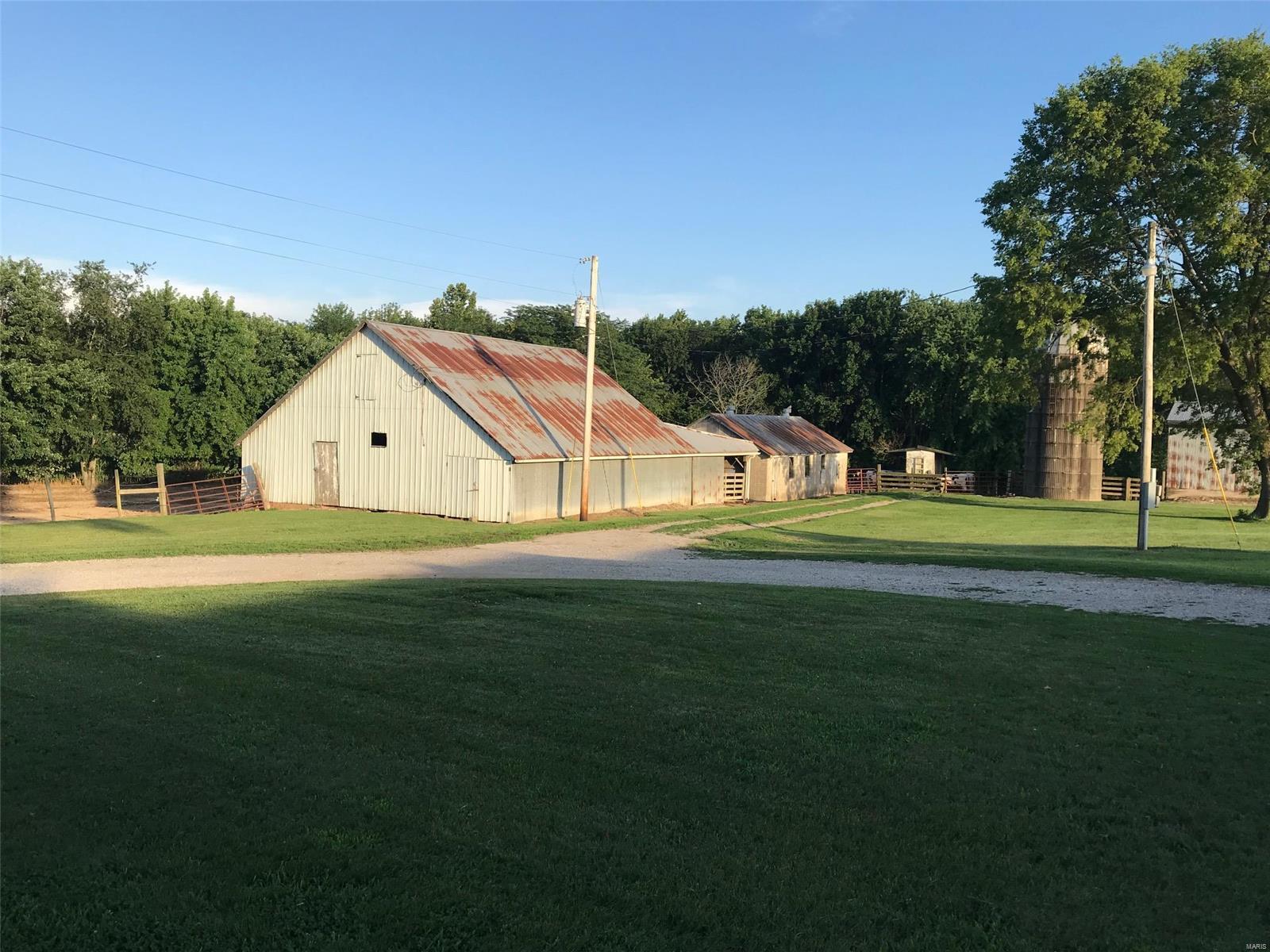 3904 Haselhorst Road New Baden, IL 62265 - Photo 2 of 10 Gallery Image 2