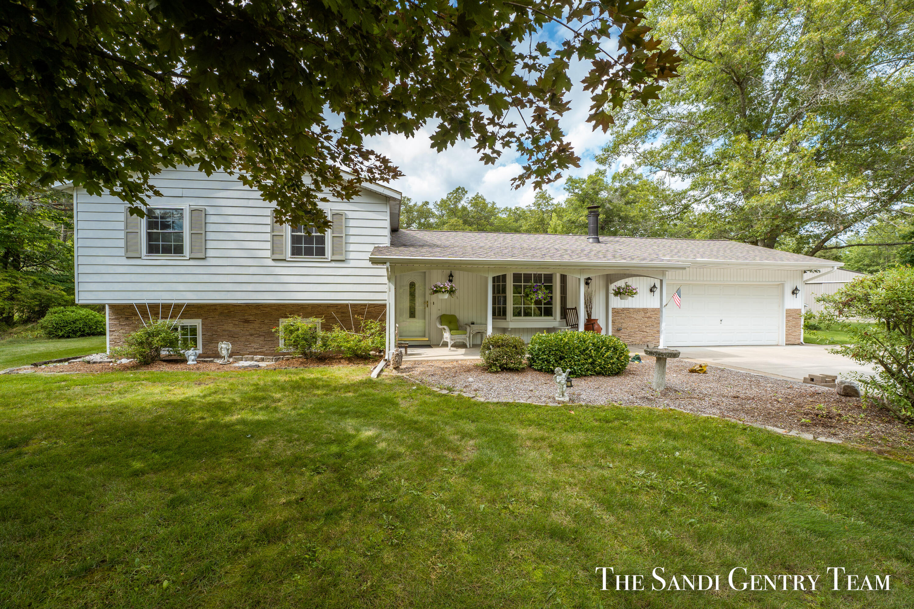 3694 West McMillan Road Muskegon, MI 49445 - Photo 3 of 31 3694 W. McMillan ext0003
