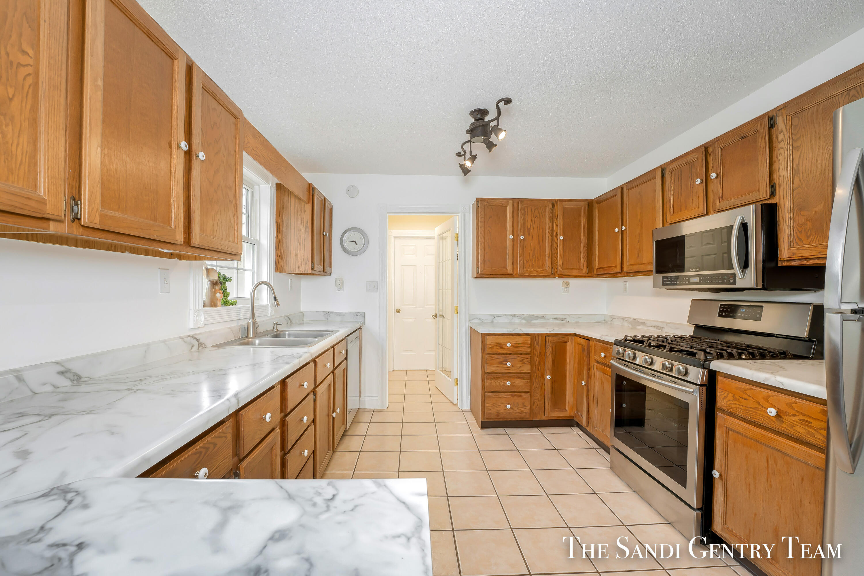 3694 West McMillan Road Muskegon, MI 49445 - Photo 10 of 31 3694 W. McMillan int0060