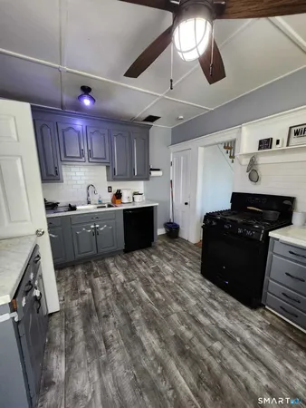 $2,400 | 14 Union Street, Manchester, CT 06042