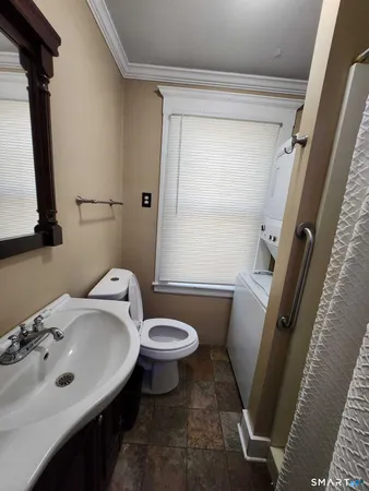 $2,400 | 14 Union Street, Manchester, CT 06042