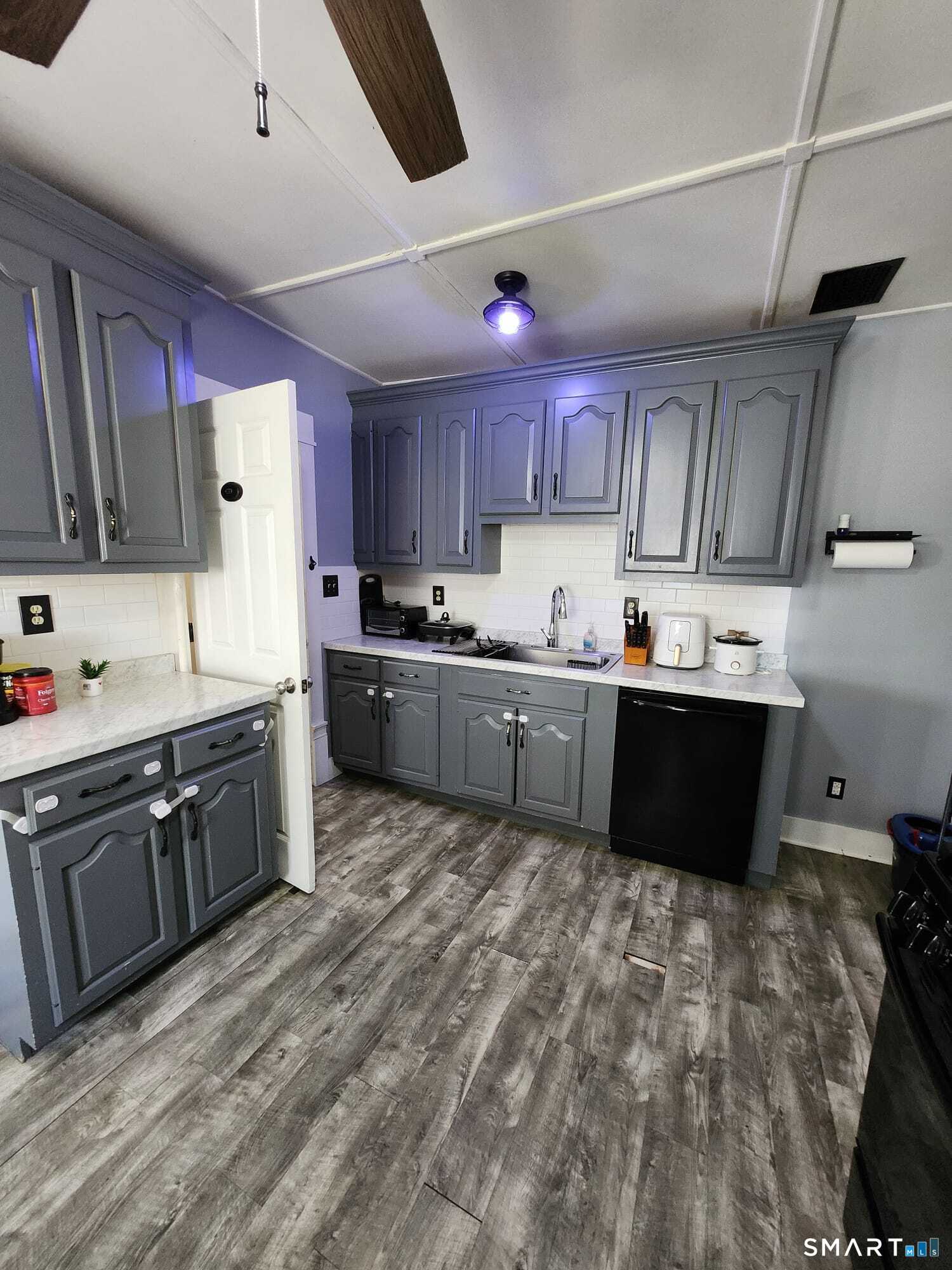 14 Union Street Manchester, CT 06042 - Photo 4 of 26