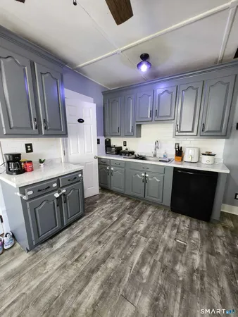 $2,400 | 14 Union Street, Manchester, CT 06042