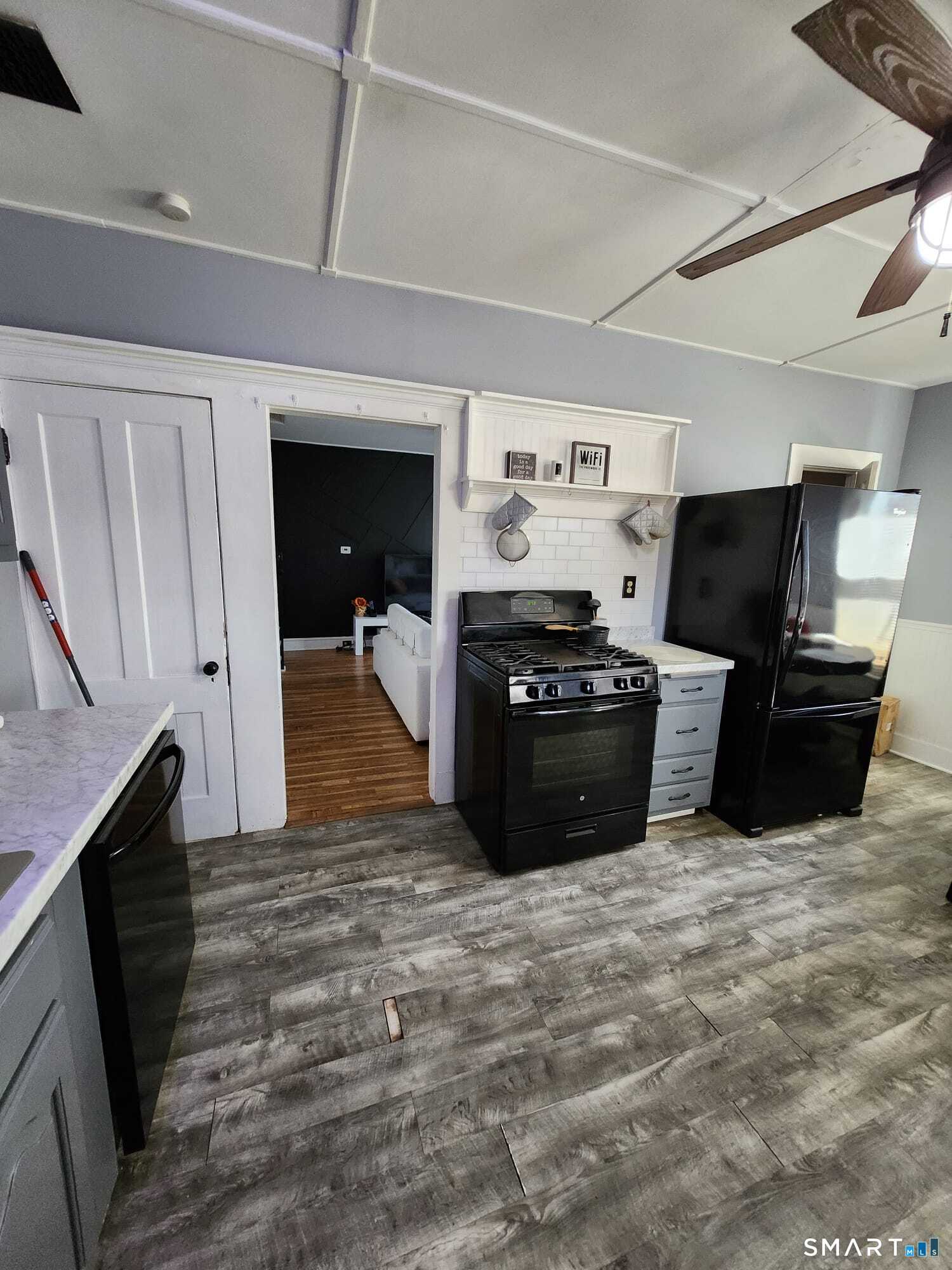 14 Union Street Manchester, CT 06042 - Photo 7 of 26