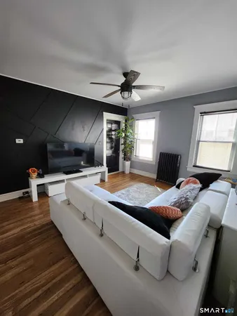 $2,400 | 14 Union Street, Manchester, CT 06042