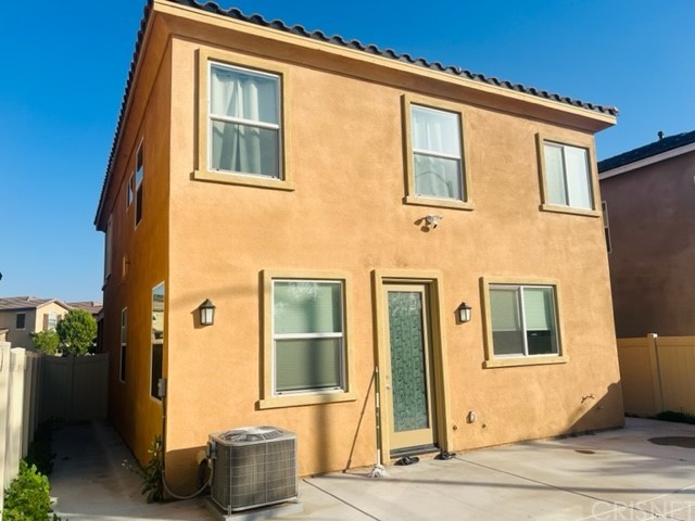 610 West Woodcrest Street Rialto, CA 92376 - Photo 23 of 33 a front view of a house