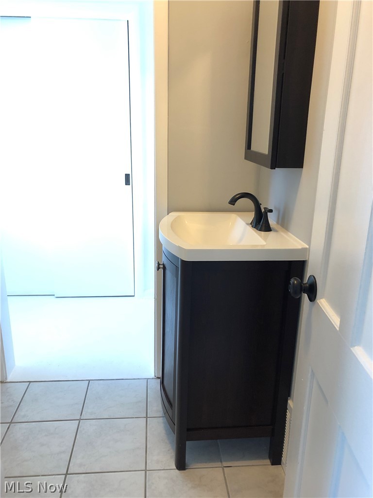 5203 Spencer Road Cleveland, OH 44124 - Photo 20 of 30 Gallery Image 20