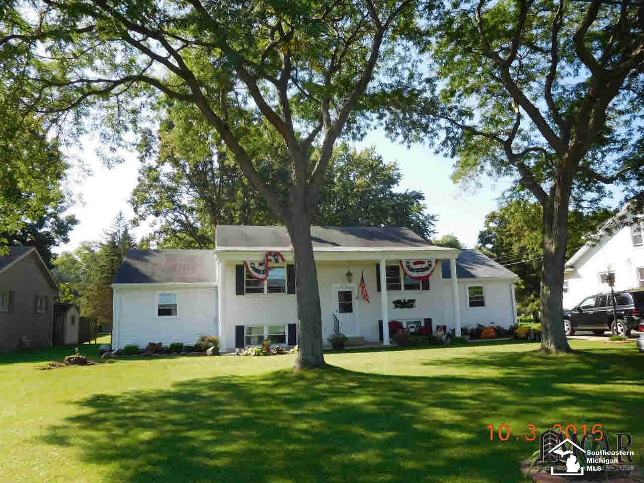3011 North Custer Road Monroe, MI 48162 - Photo 2 of 35 21223334-1.JPG