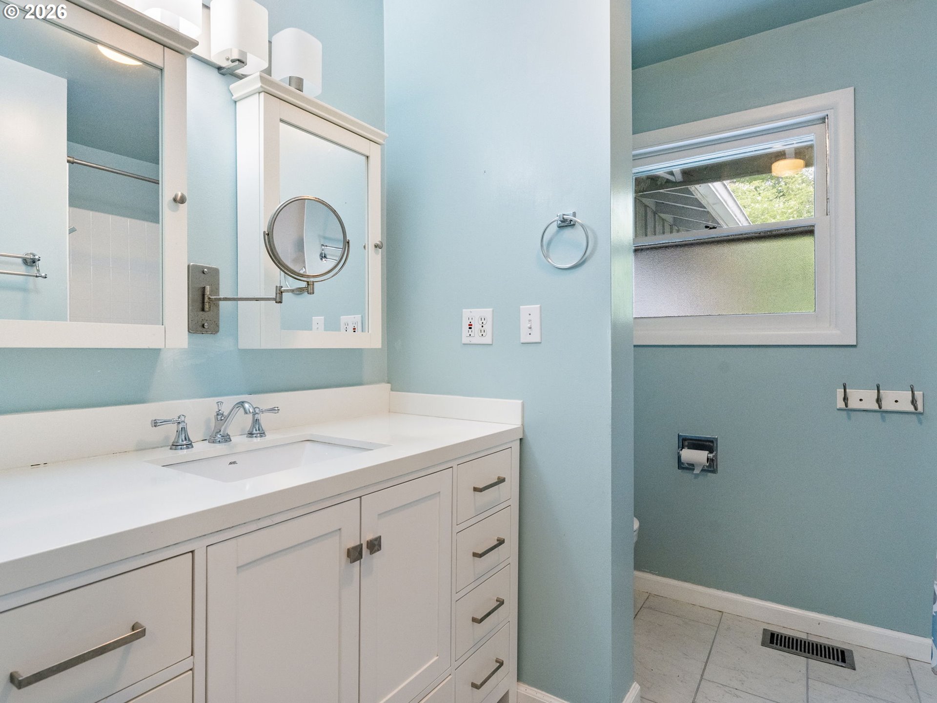 4010 Southwest Hamilton Street Portland, OR 97221 - Photo 18 of 38