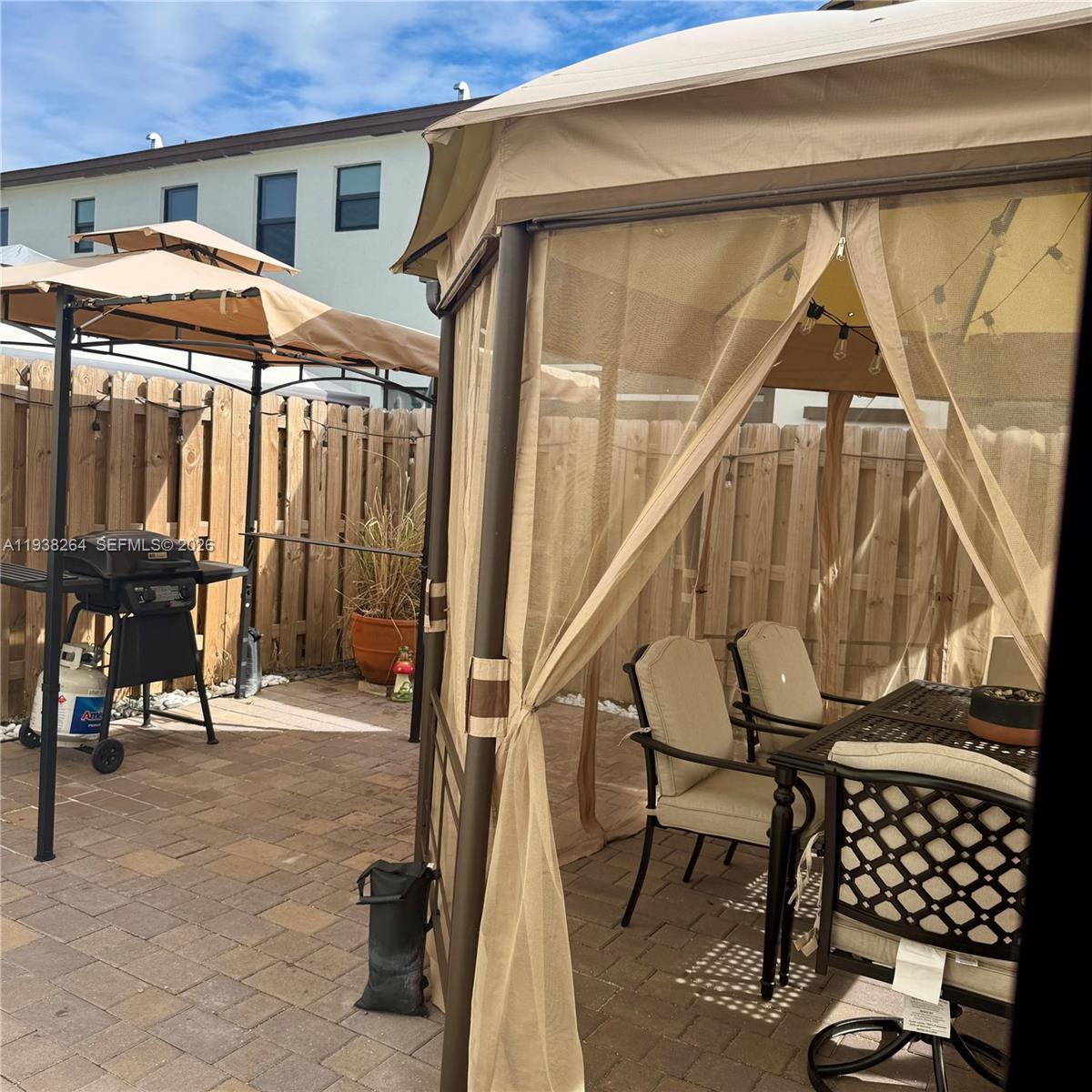 a view of entryway with a front door