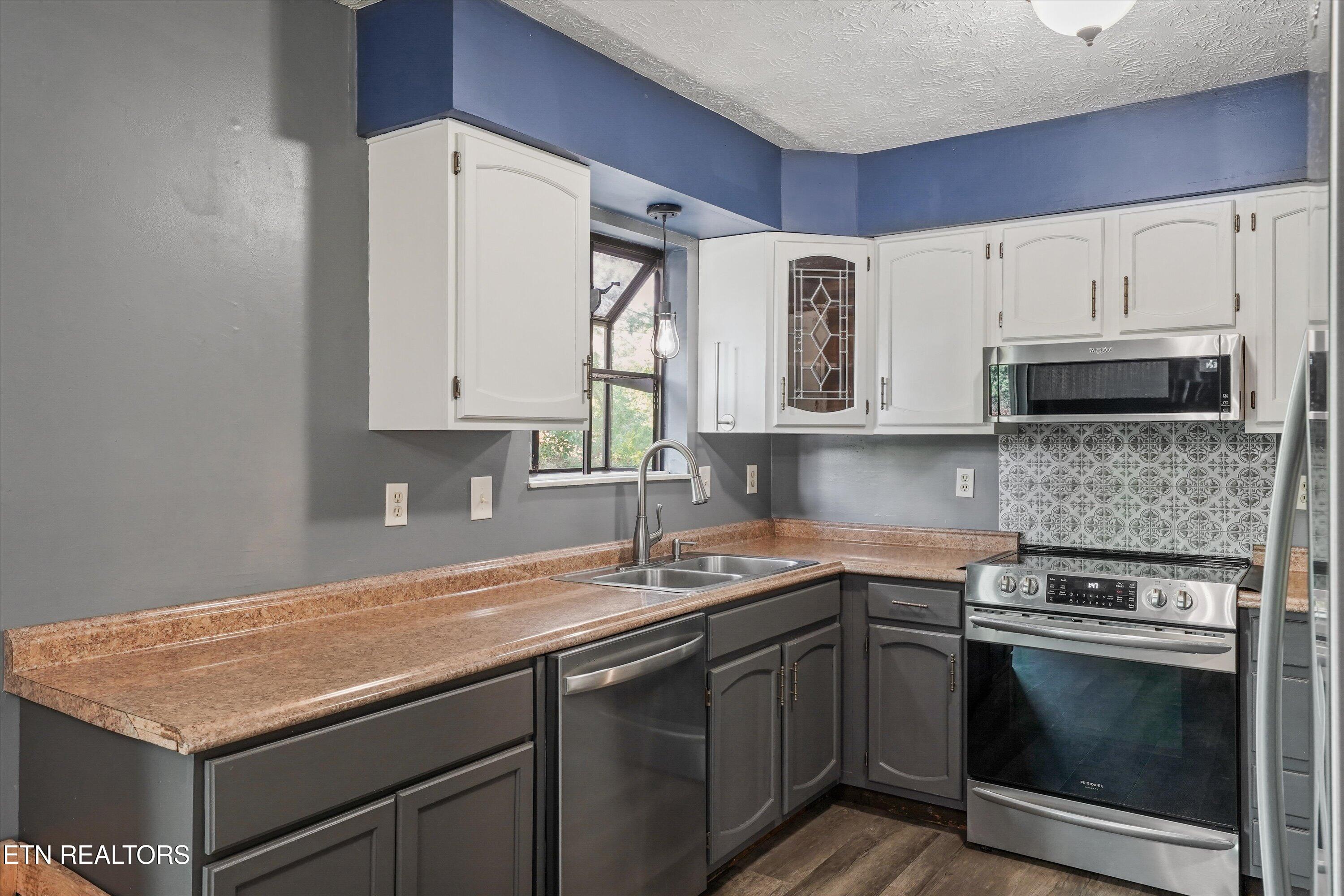 250 Ollis Road Oliver Springs, TN 37840 - Photo 15 of 47 Kitchen