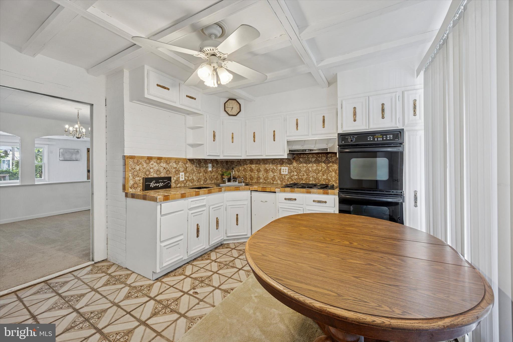 9202 Treaty Road Philadelphia, PA 19114 - Photo 4 of 31 Kitchen leading to dining room