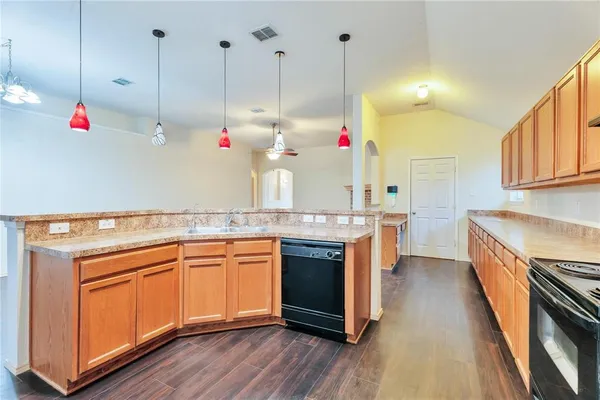 $2,400 | 4816 Sapphire Lane, Granbury, TX 76049