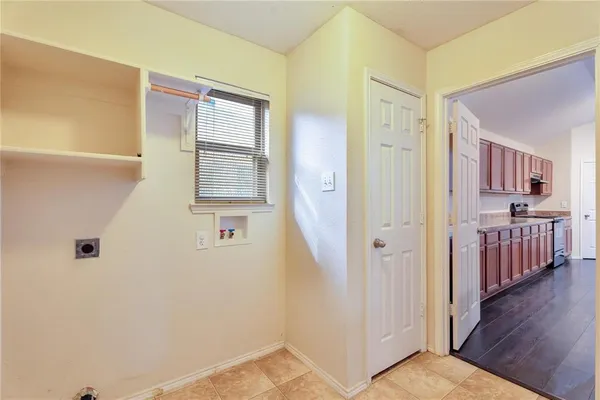 $2,400 | 4816 Sapphire Lane, Granbury, TX 76049