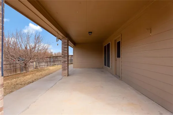 $2,400 | 4816 Sapphire Lane, Granbury, TX 76049