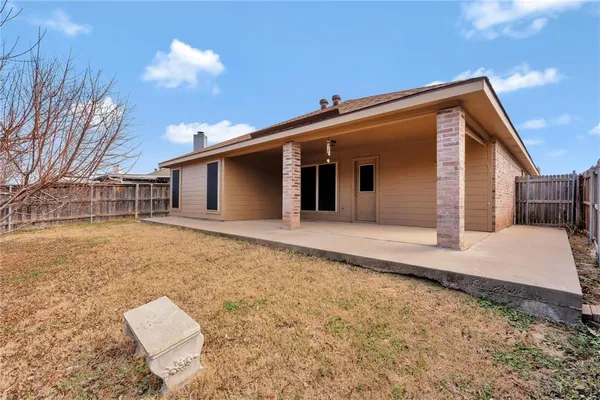 $2,400 | 4816 Sapphire Lane, Granbury, TX 76049