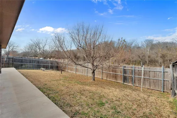 $2,400 | 4816 Sapphire Lane, Granbury, TX 76049