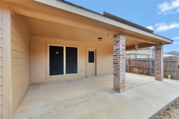 $2,400 | 4816 Sapphire Lane, Granbury, TX 76049