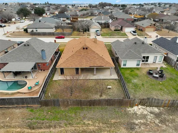 $2,400 | 4816 Sapphire Lane, Granbury, TX 76049