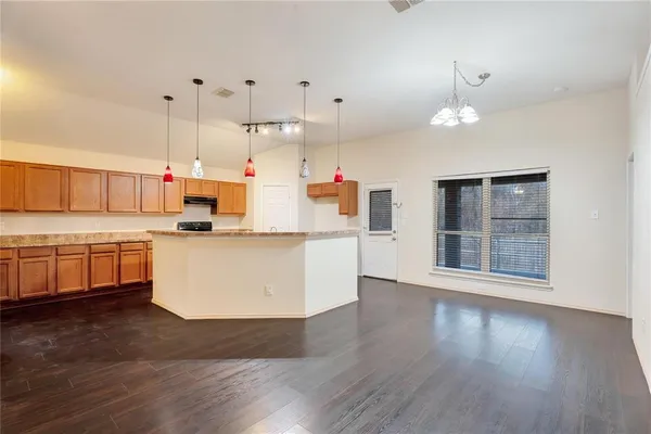 $2,400 | 4816 Sapphire Lane, Granbury, TX 76049