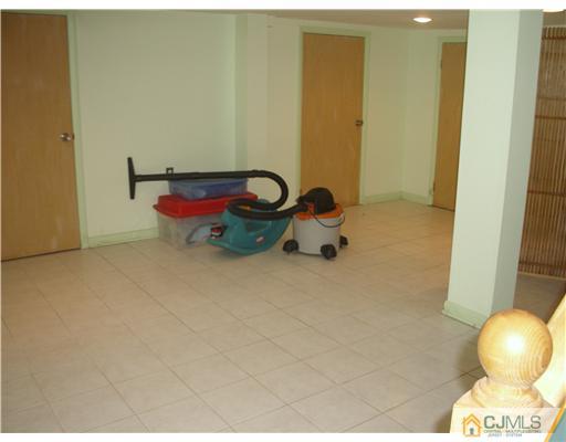 119 McGuffy Road Somerset, NJ 08873 - Photo 12 of 15 Gallery Image 12
