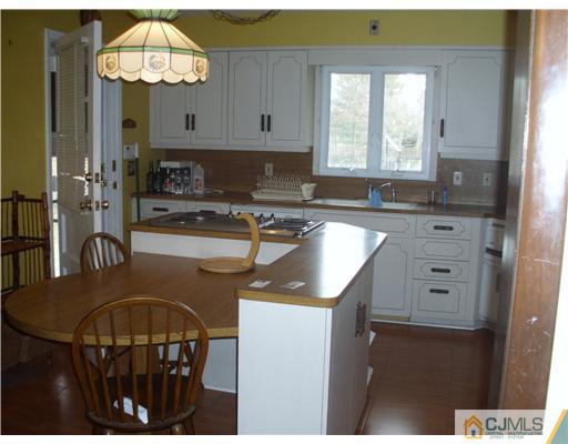 119 McGuffy Road Somerset, NJ 08873 - Photo 3 of 15 Gallery Image 3
