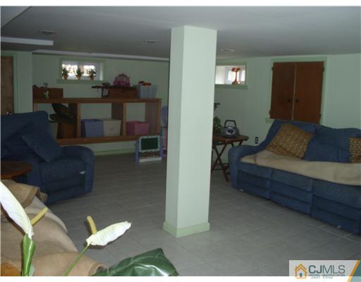 119 McGuffy Road Somerset, NJ 08873 - Photo 9 of 15 Gallery Image 9