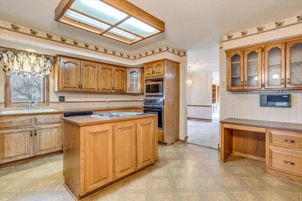 $220,000 | 795 South Whippoorwill Road, Derby, KS 67037