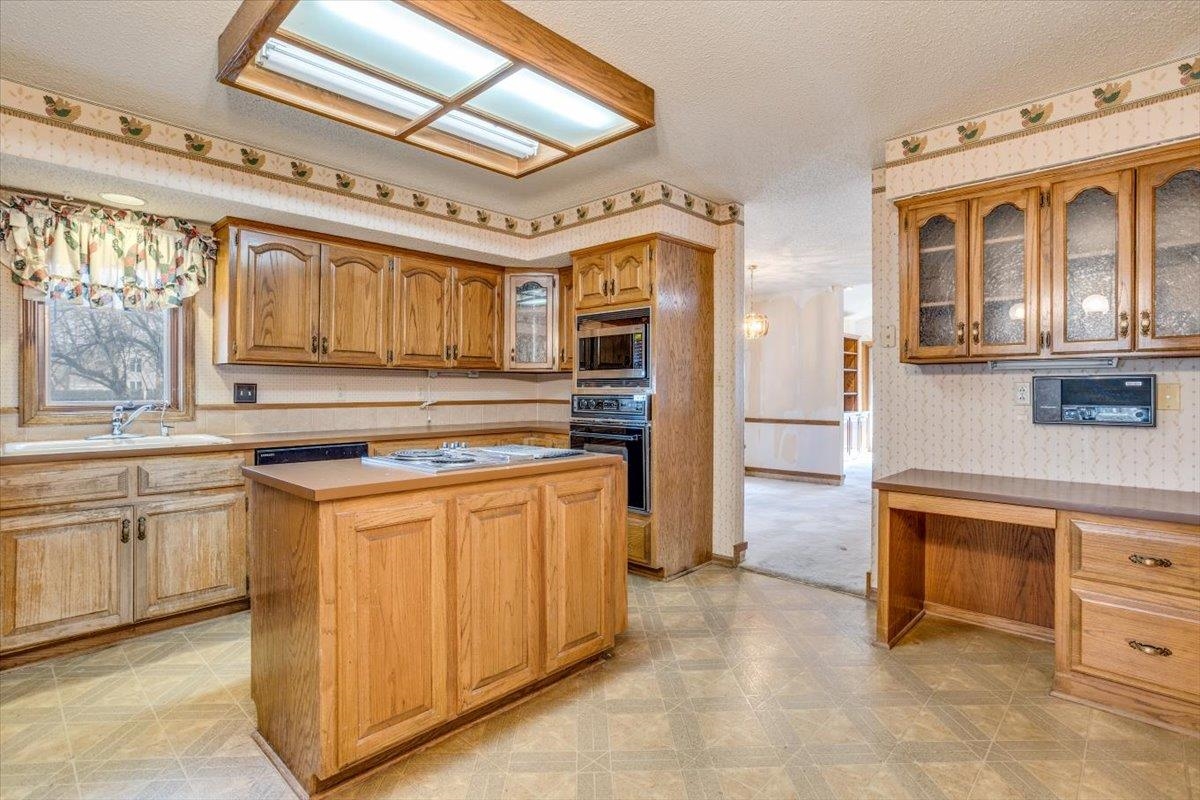 795 South Whippoorwill Road Derby, KS 67037 - Photo 13 of 36