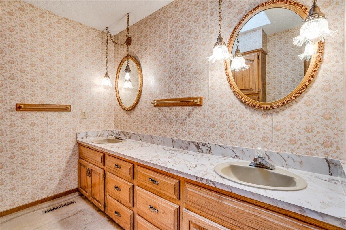 795 South Whippoorwill Road Derby, KS 67037 - Photo 19 of 36