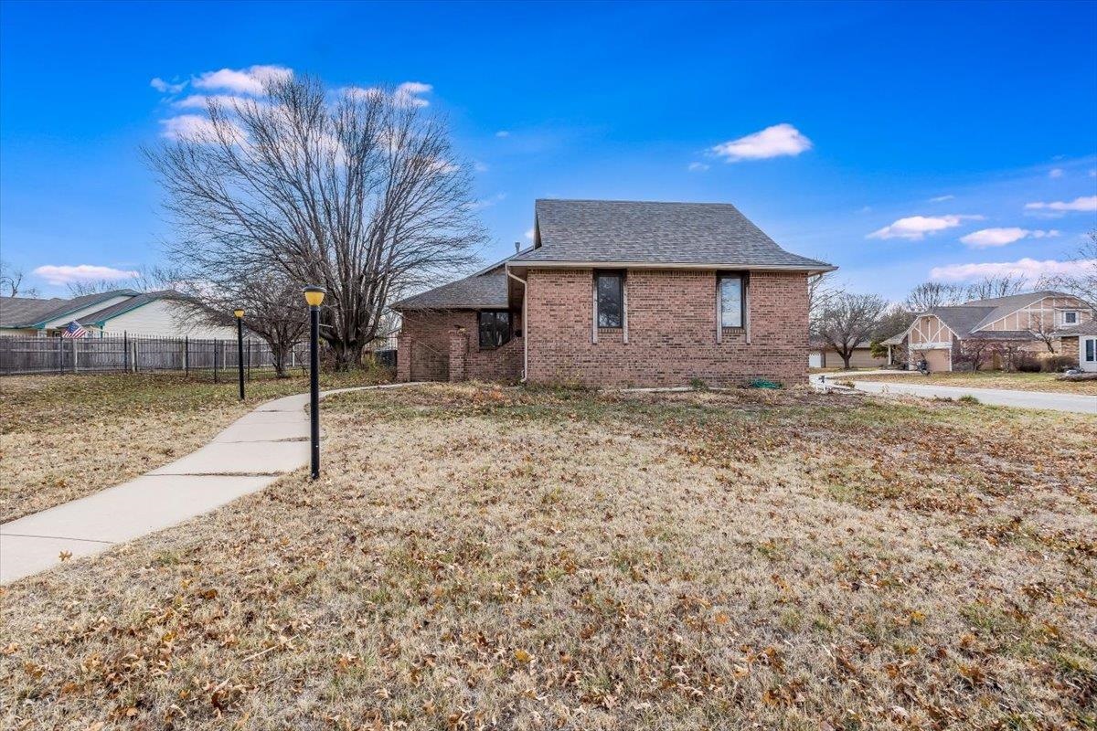 795 South Whippoorwill Road Derby, KS 67037 - Photo 2 of 36