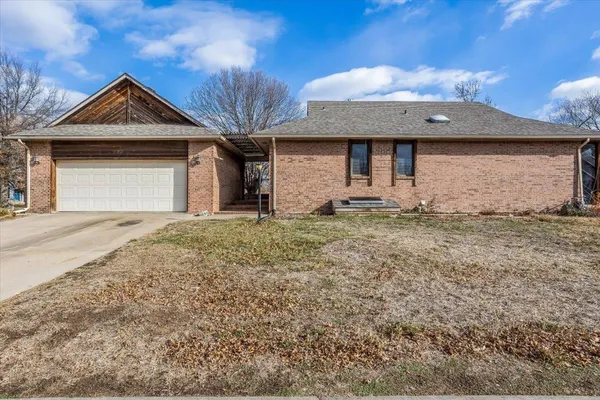 $220,000 | 795 South Whippoorwill Road, Derby, KS 67037