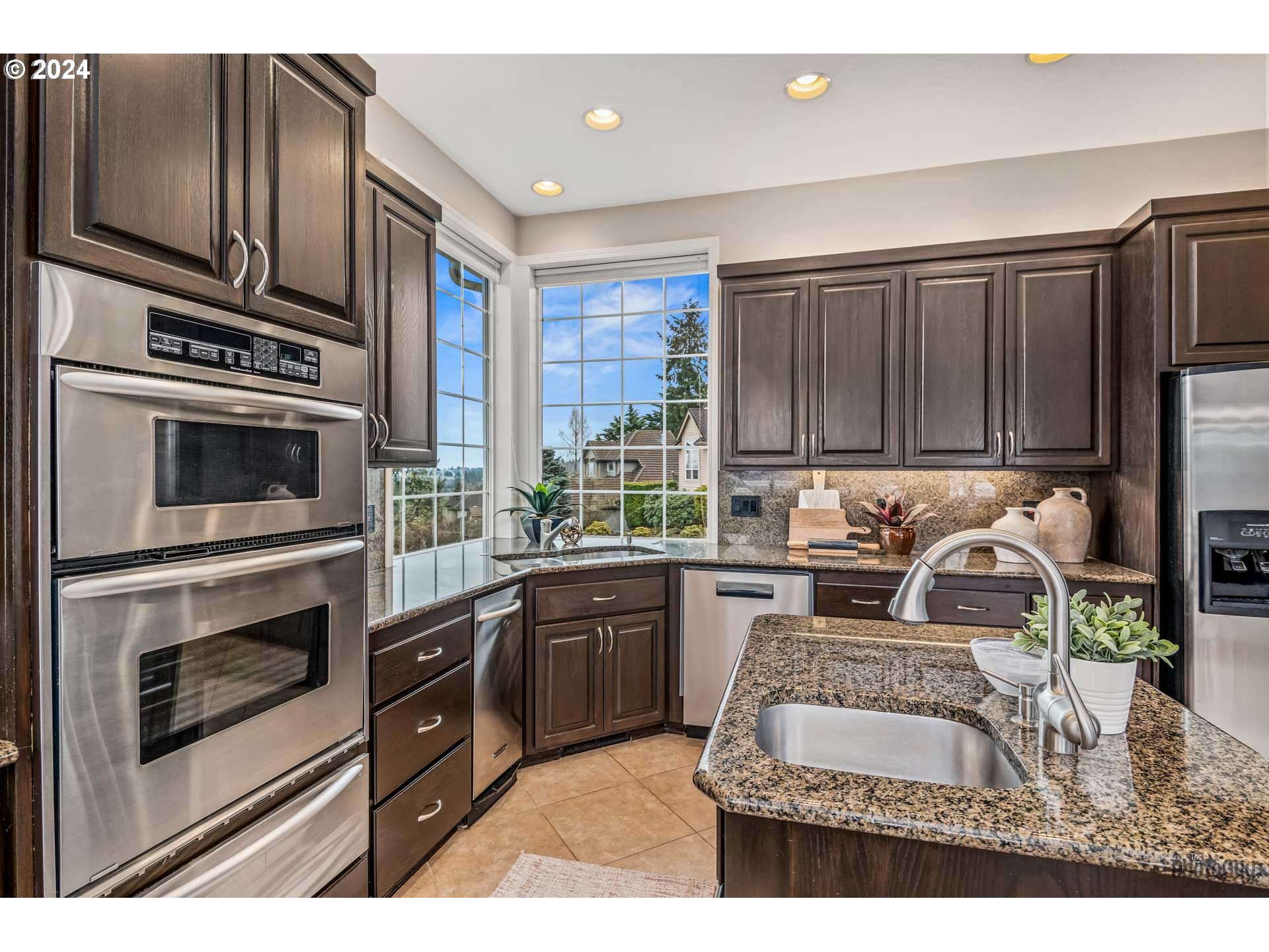 2054 Morning View Drive Eugene, OR 97405 - Photo 16 of 48