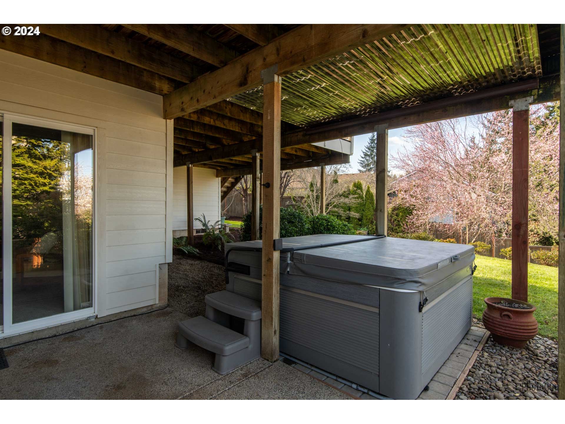 2054 Morning View Drive Eugene, OR 97405 - Photo 41 of 48 a kitchen view
