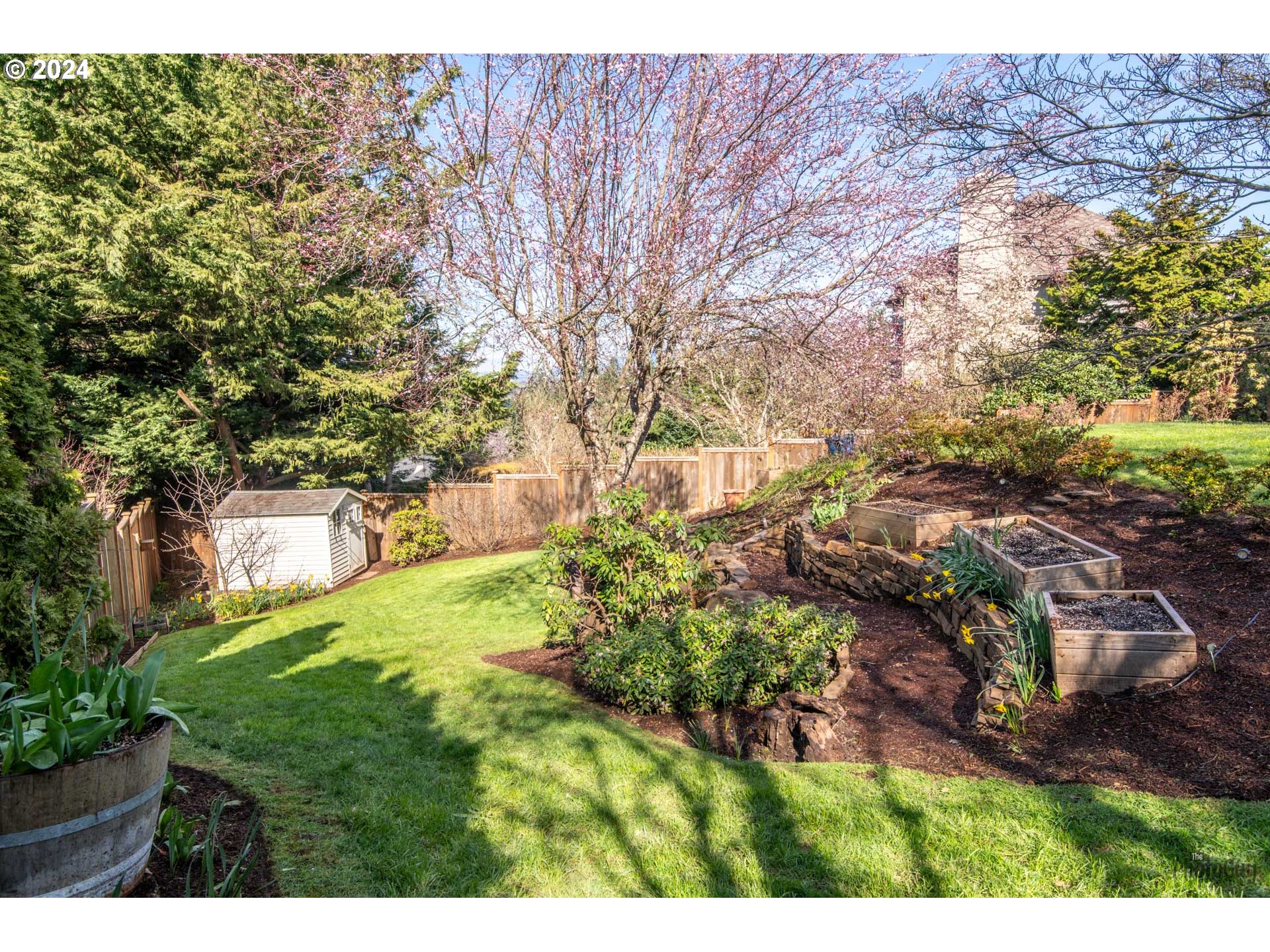 2054 Morning View Drive Eugene, OR 97405 - Photo 43 of 48 a view of backyard