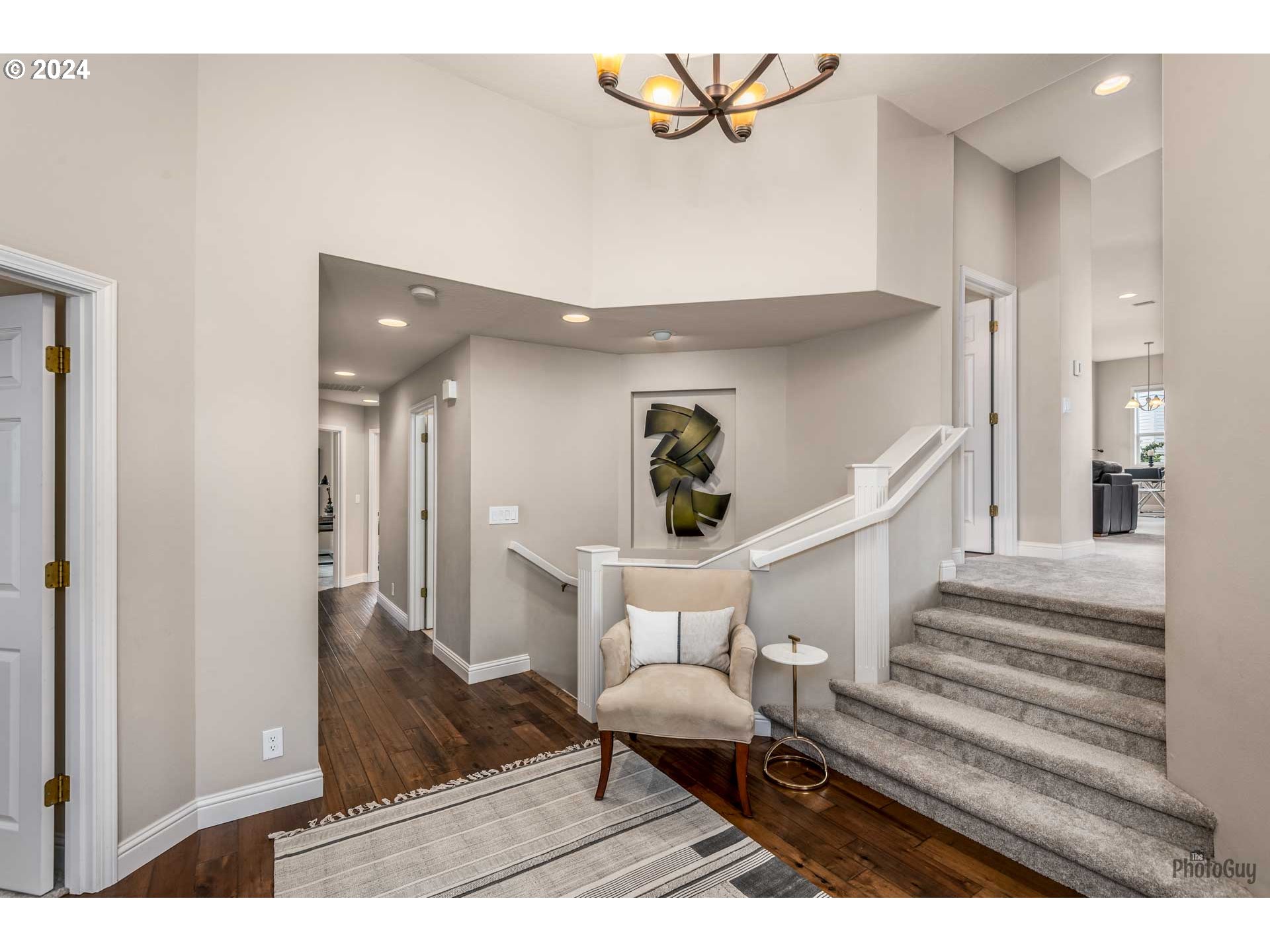 2054 Morning View Drive Eugene, OR 97405 - Photo 5 of 48 a view of entryway and hall