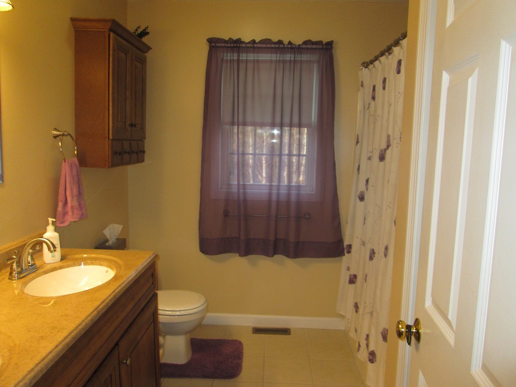 28 Jimmy Court Springfield, MA 01104 - Photo 17 of 22 Gallery Image 17