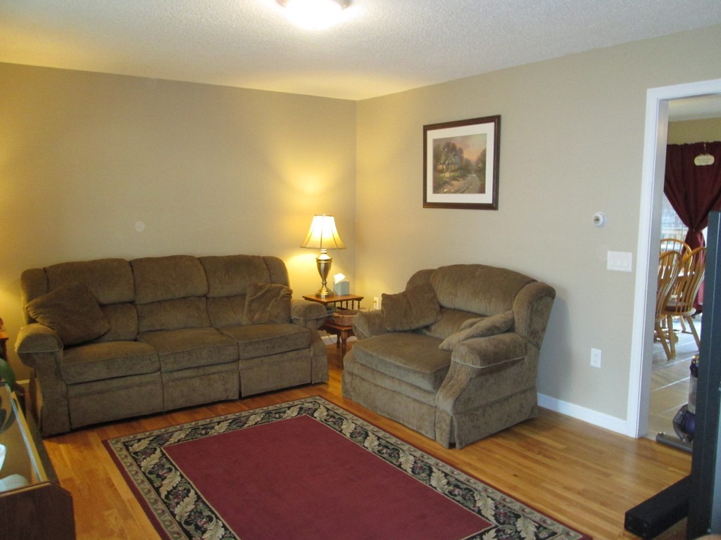 28 Jimmy Court Springfield, MA 01104 - Photo 2 of 22 Gallery Image 2