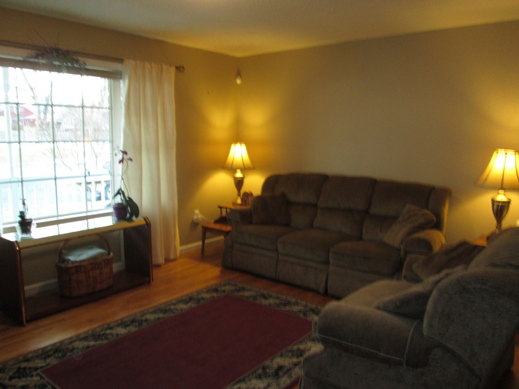 28 Jimmy Court Springfield, MA 01104 - Photo 3 of 22 Gallery Image 3